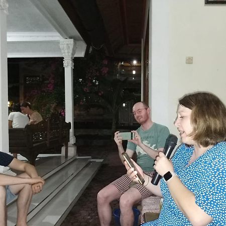 Green Palace Homestay Batununggul Ngoại thất bức ảnh