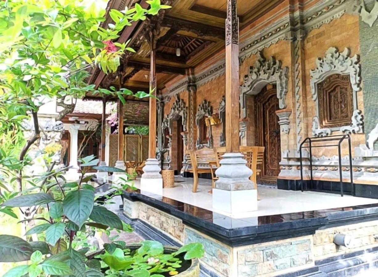 Green Palace Homestay Batununggul Ngoại thất bức ảnh