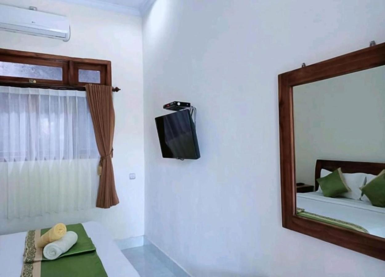 Green Palace Homestay Batununggul Ngoại thất bức ảnh