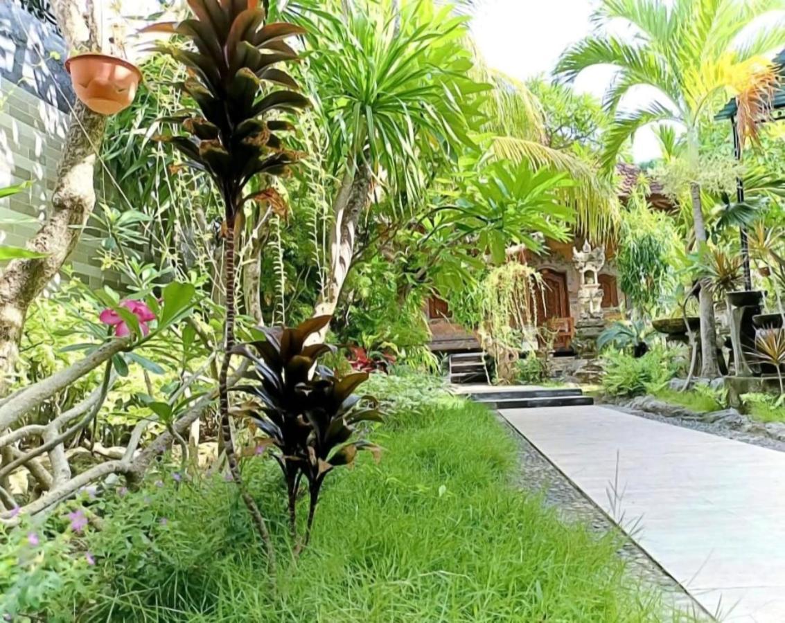Green Palace Homestay Batununggul Ngoại thất bức ảnh