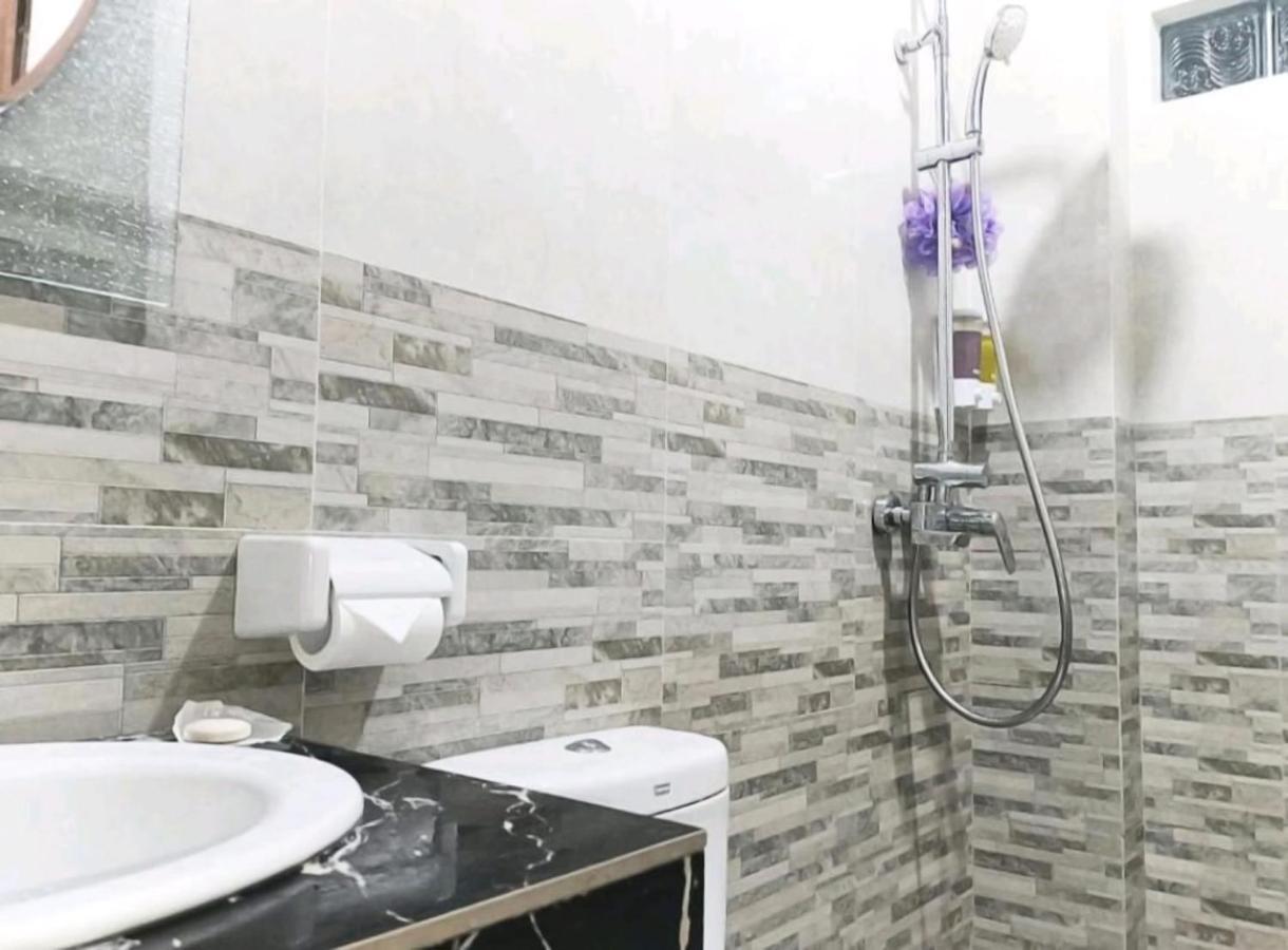 Green Palace Homestay Batununggul Ngoại thất bức ảnh