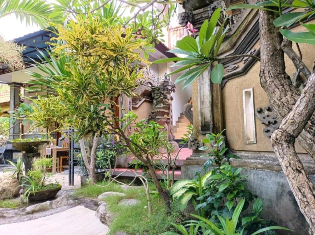 Green Palace Homestay Batununggul Ngoại thất bức ảnh
