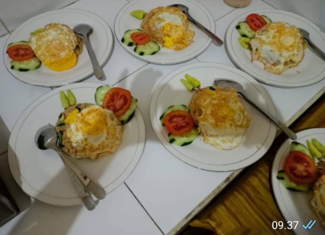 Green Palace Homestay Batununggul Ngoại thất bức ảnh
