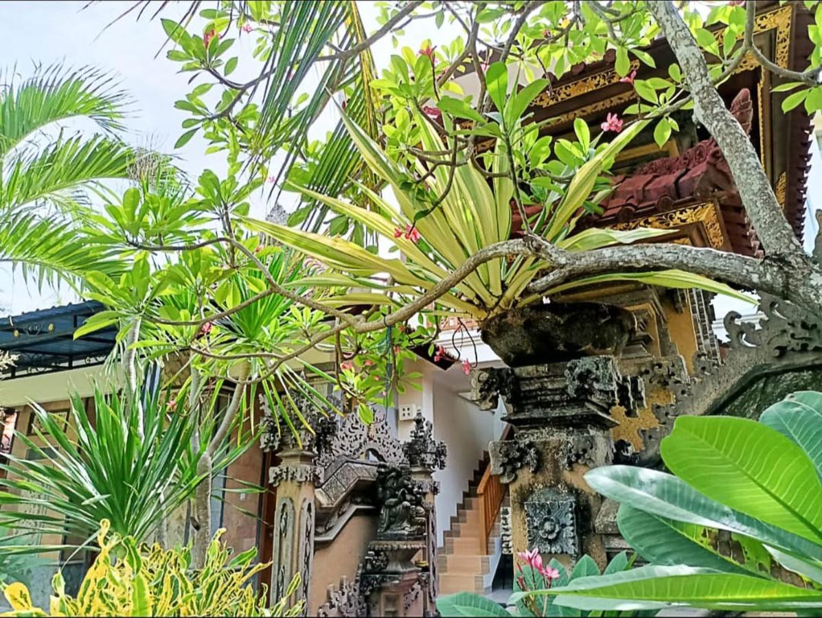 Green Palace Homestay Batununggul Ngoại thất bức ảnh