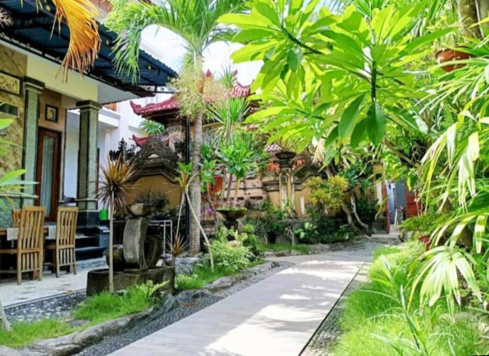 Green Palace Homestay Batununggul Ngoại thất bức ảnh