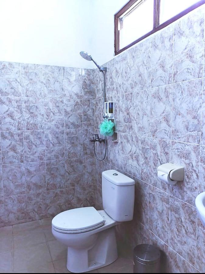 Green Palace Homestay Batununggul Ngoại thất bức ảnh