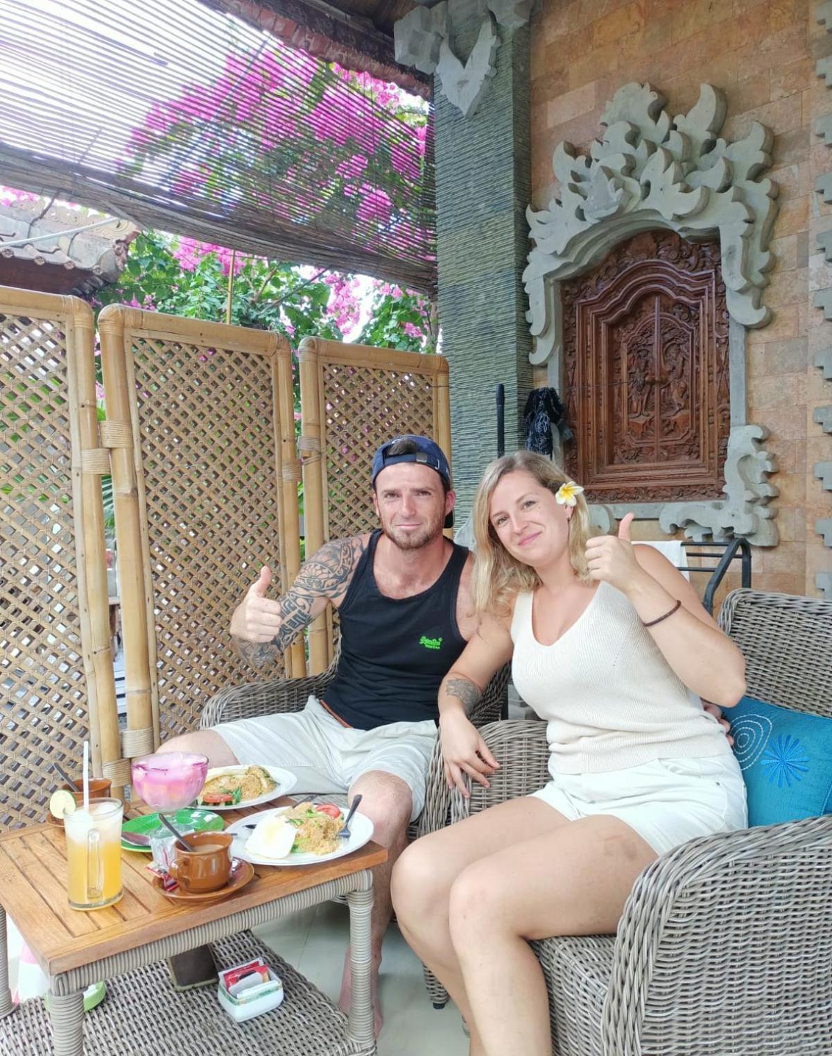Green Palace Homestay Batununggul Ngoại thất bức ảnh