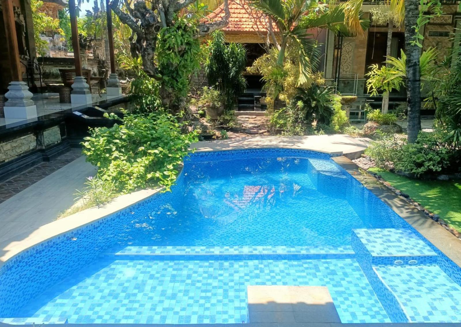 Green Palace Homestay Batununggul Ngoại thất bức ảnh