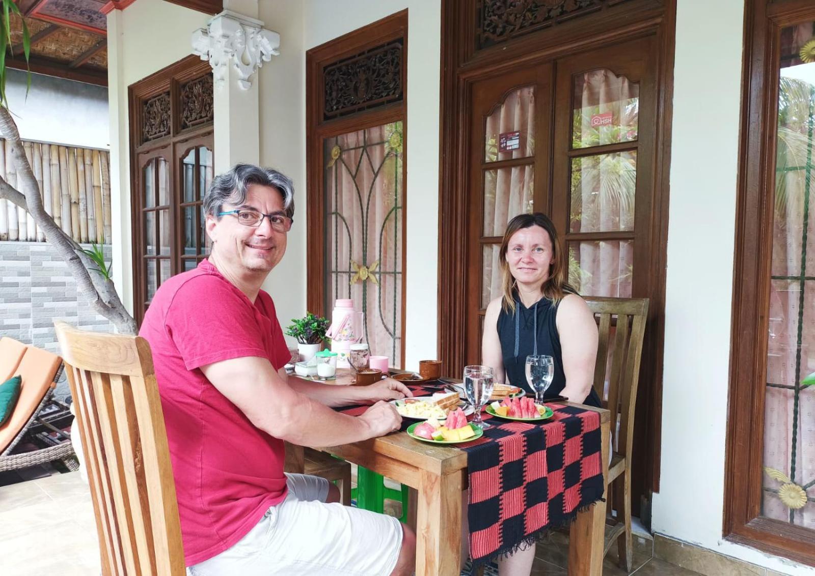 Green Palace Homestay Batununggul Ngoại thất bức ảnh