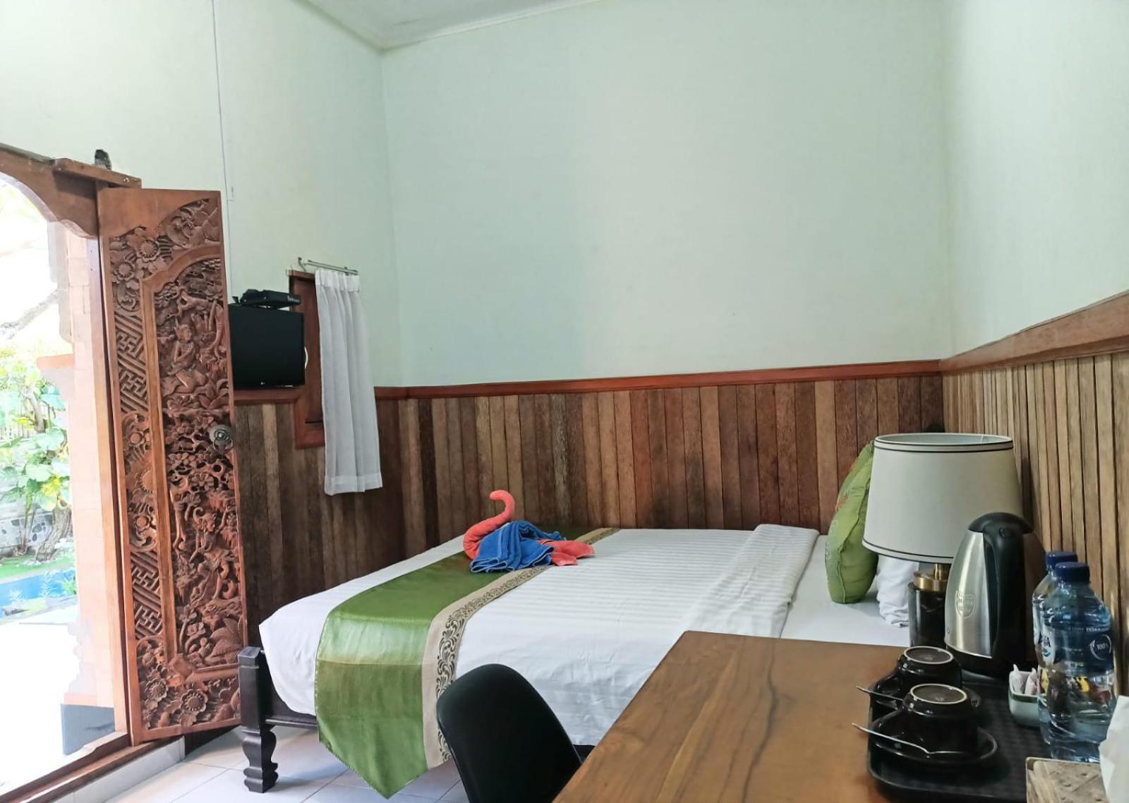 Green Palace Homestay Batununggul Ngoại thất bức ảnh