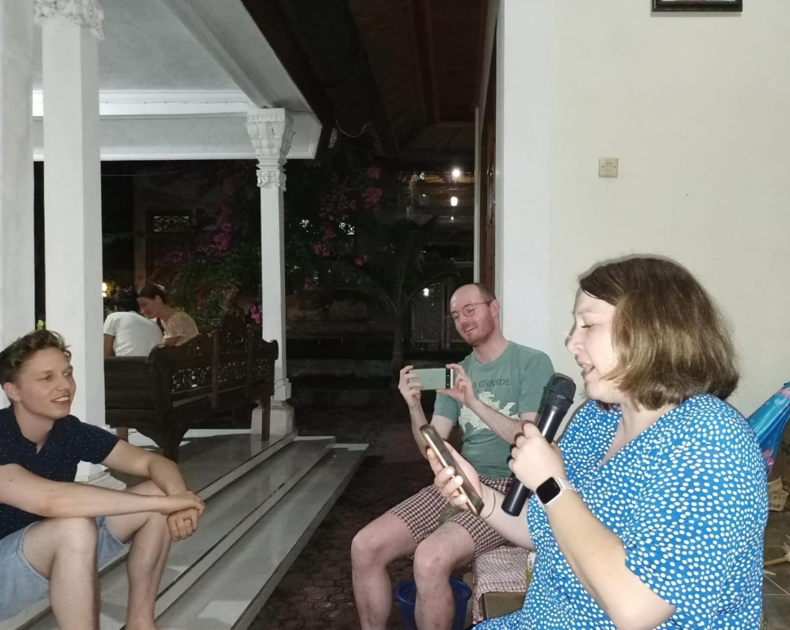 Green Palace Homestay Batununggul Ngoại thất bức ảnh